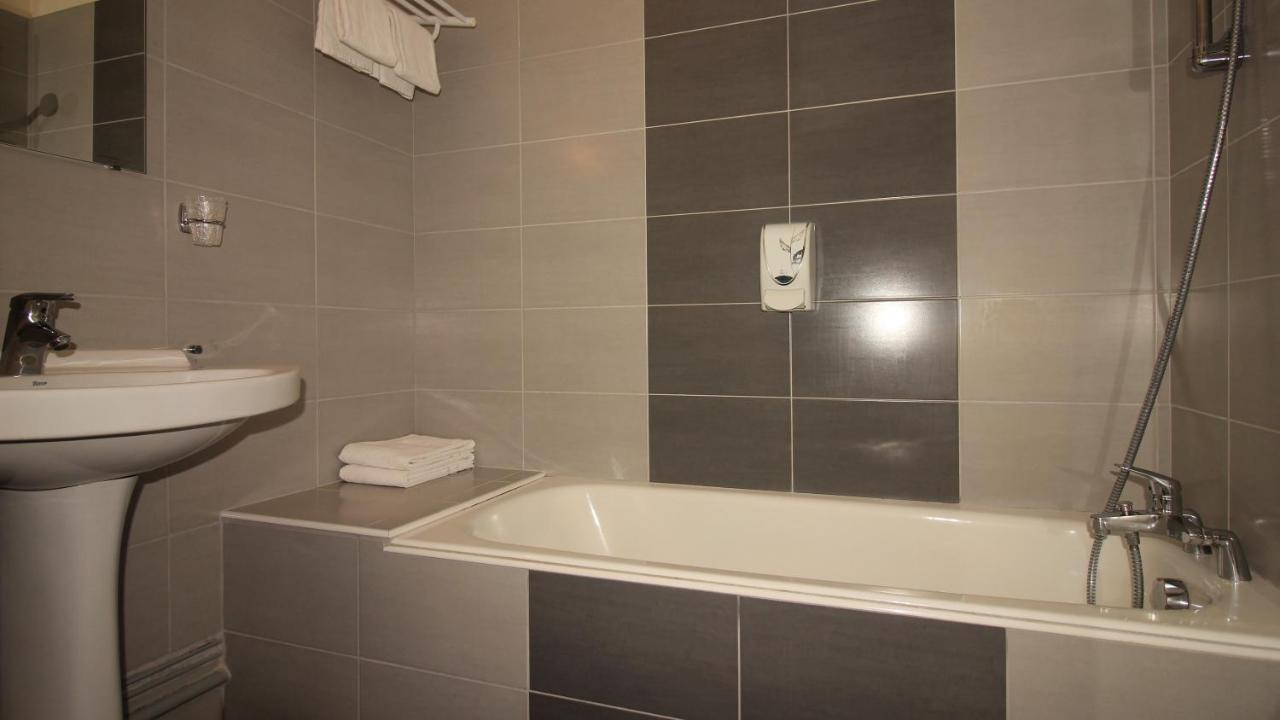 Logis Hotel Lodge La Valette Cesson-Sévigné Zewnętrze zdjęcie