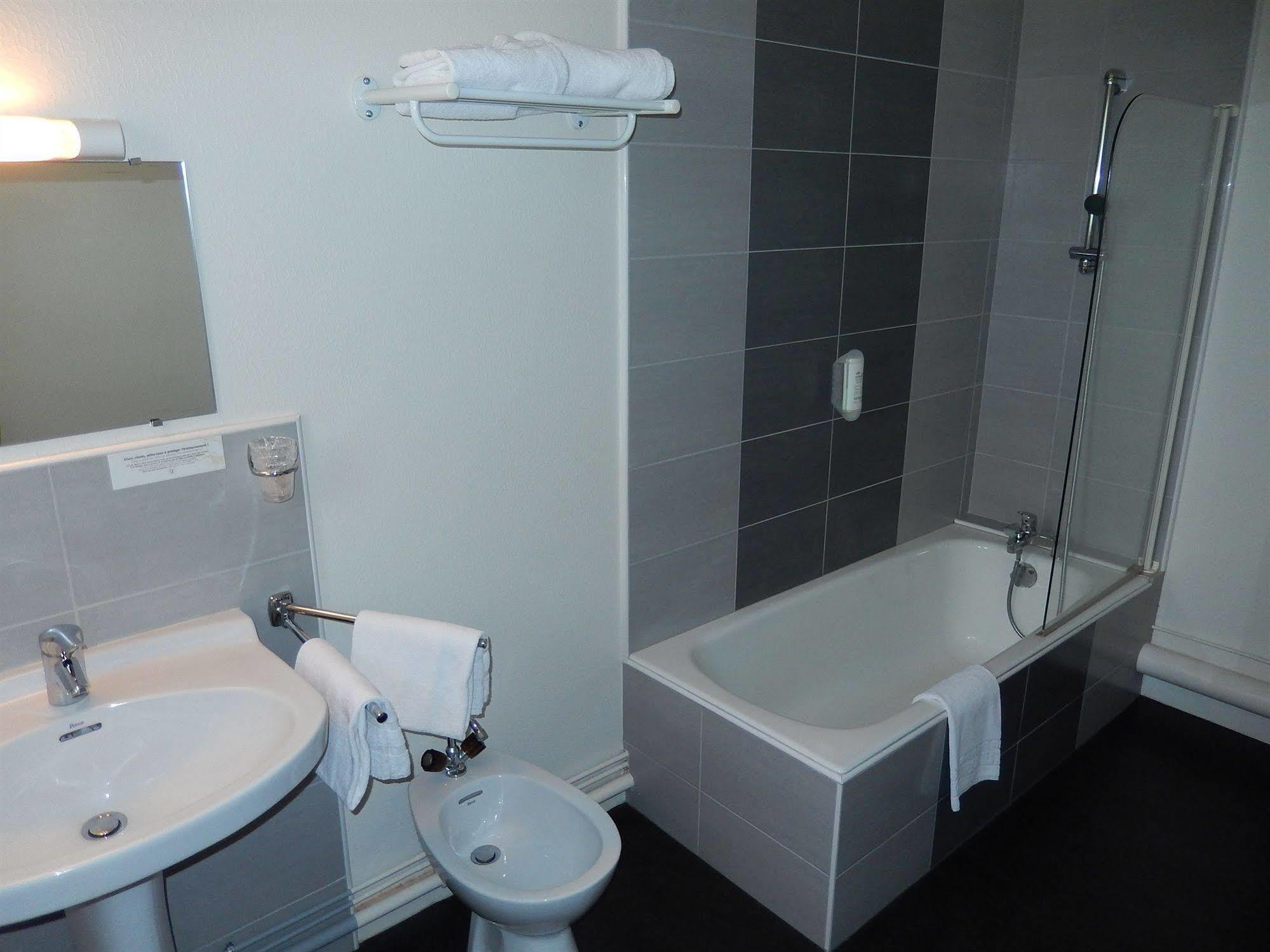 Logis Hotel Lodge La Valette Cesson-Sévigné Zewnętrze zdjęcie
